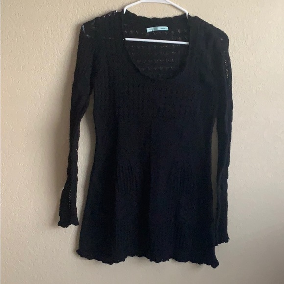 Maurices Size Large Black Sweater